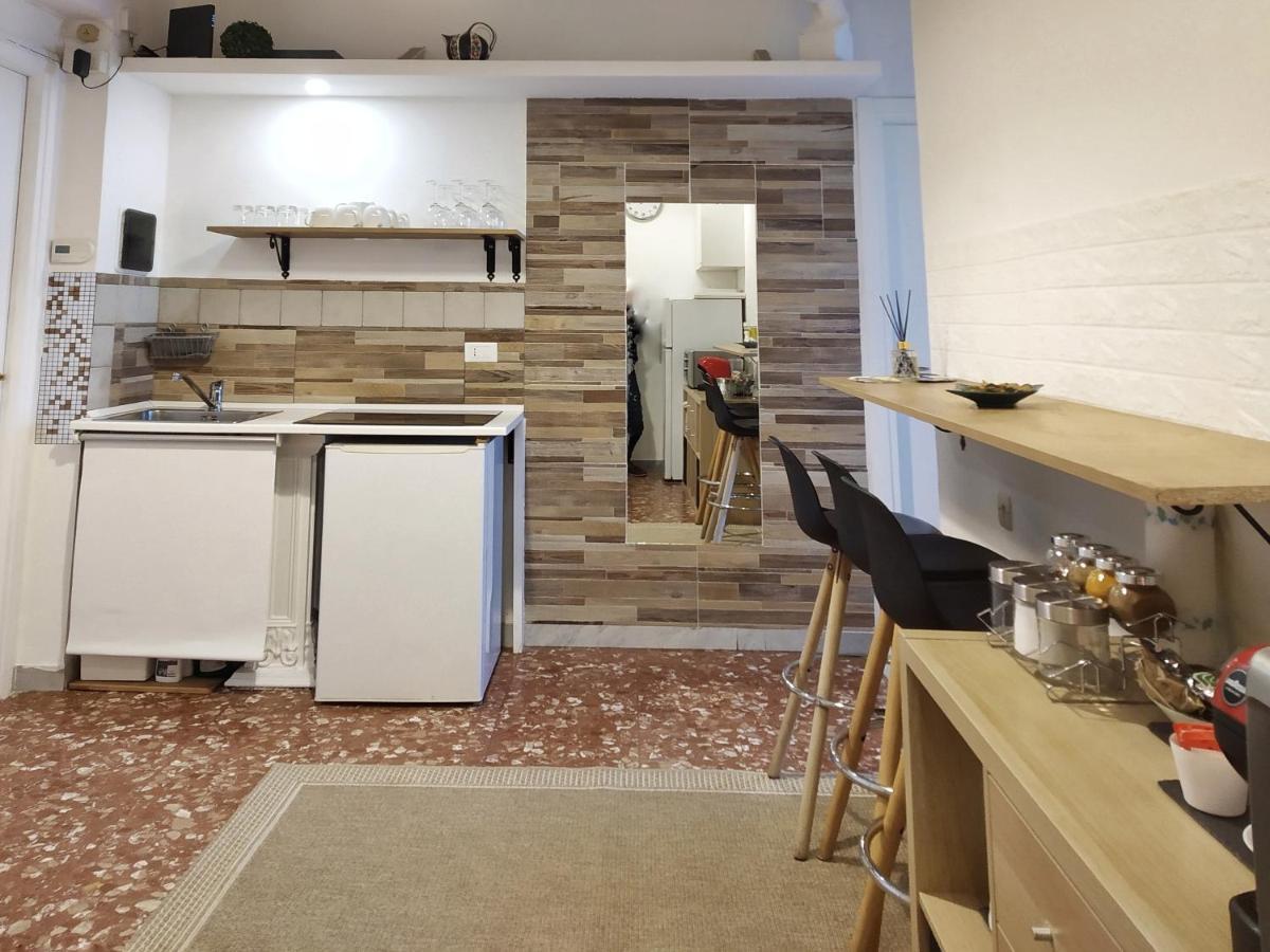 "Vacanze Romane" Stazione Tiburtina, Appartamento Tre Camere Da Letto 5 Posti Letto Exteriör bild