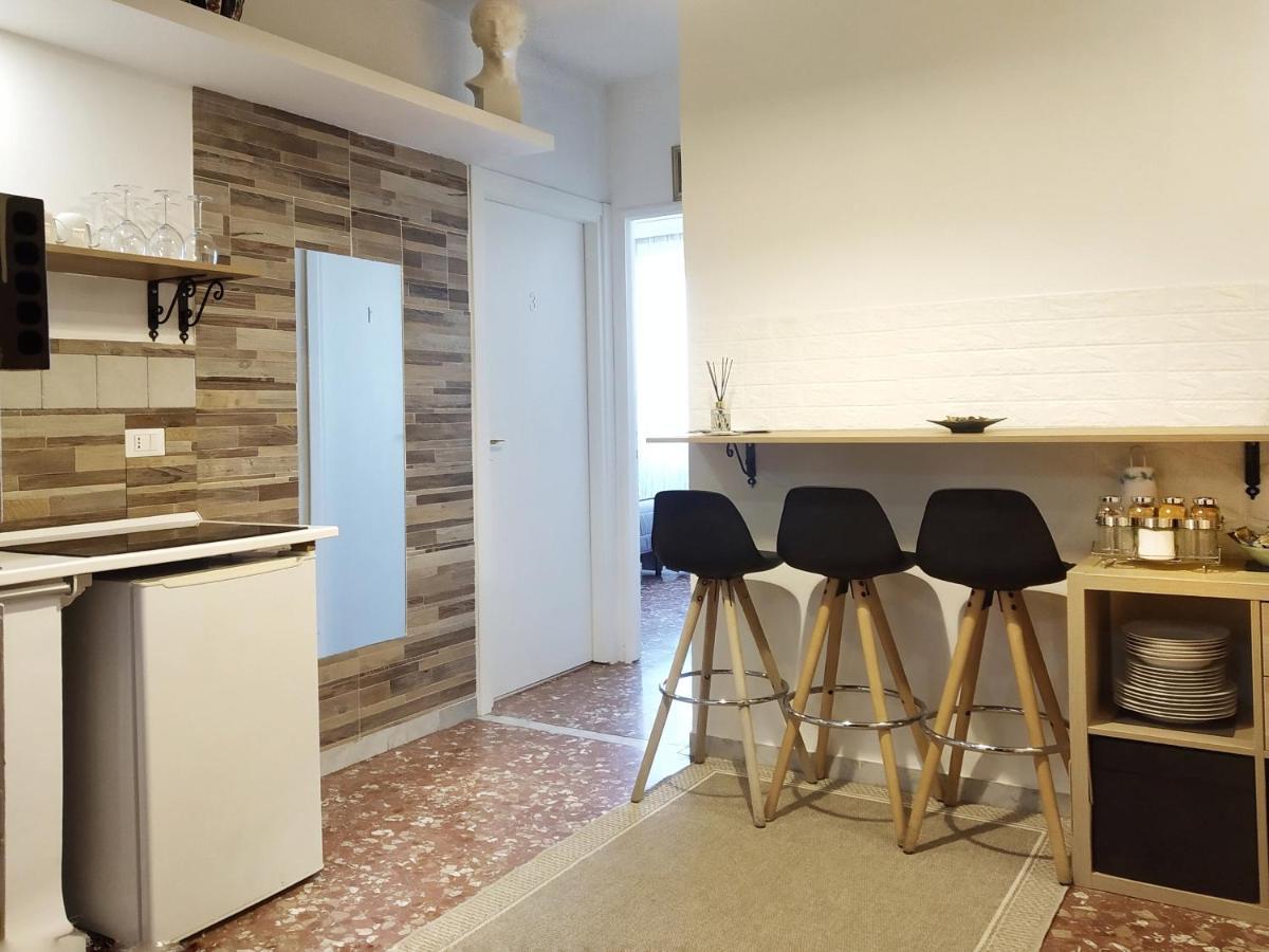 "Vacanze Romane" Stazione Tiburtina, Appartamento Tre Camere Da Letto 5 Posti Letto Exteriör bild